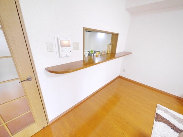 オクトス市ヶ尾5号棟の物件内観写真